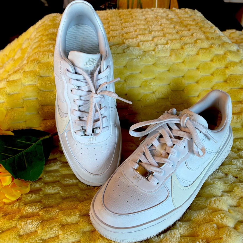 Nike Airforce One platforms